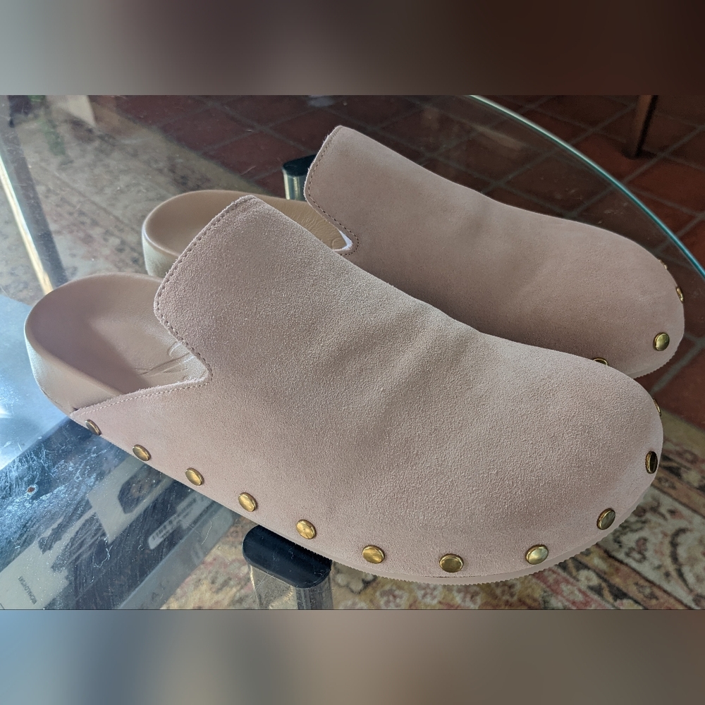 New with box J Crew Italian suede pink clogs size 9.5